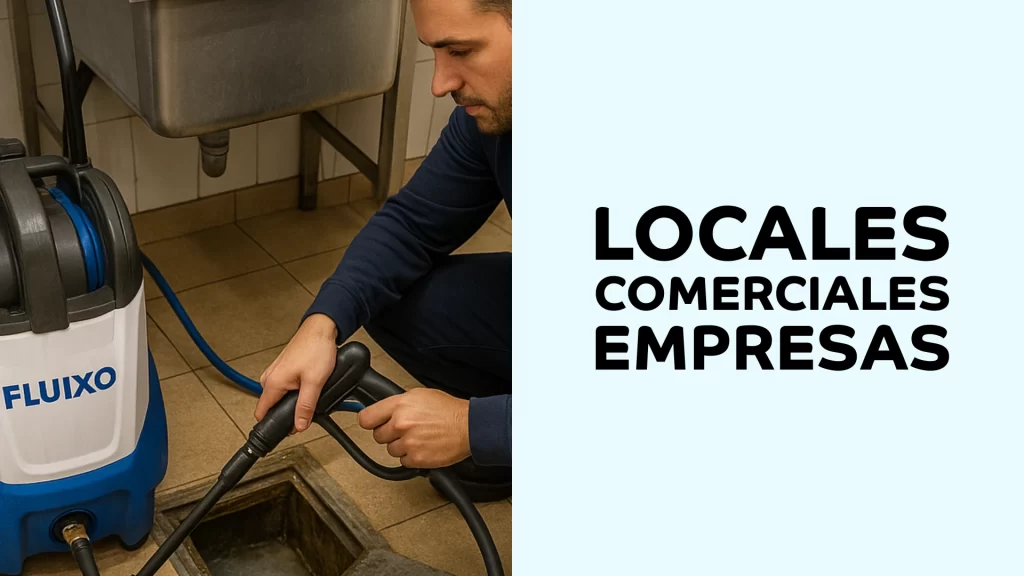 Técnico de Fluixo limpiando red de saneamiento en cocina de restaurante en Madrid sin interrumpir la actividad comercial